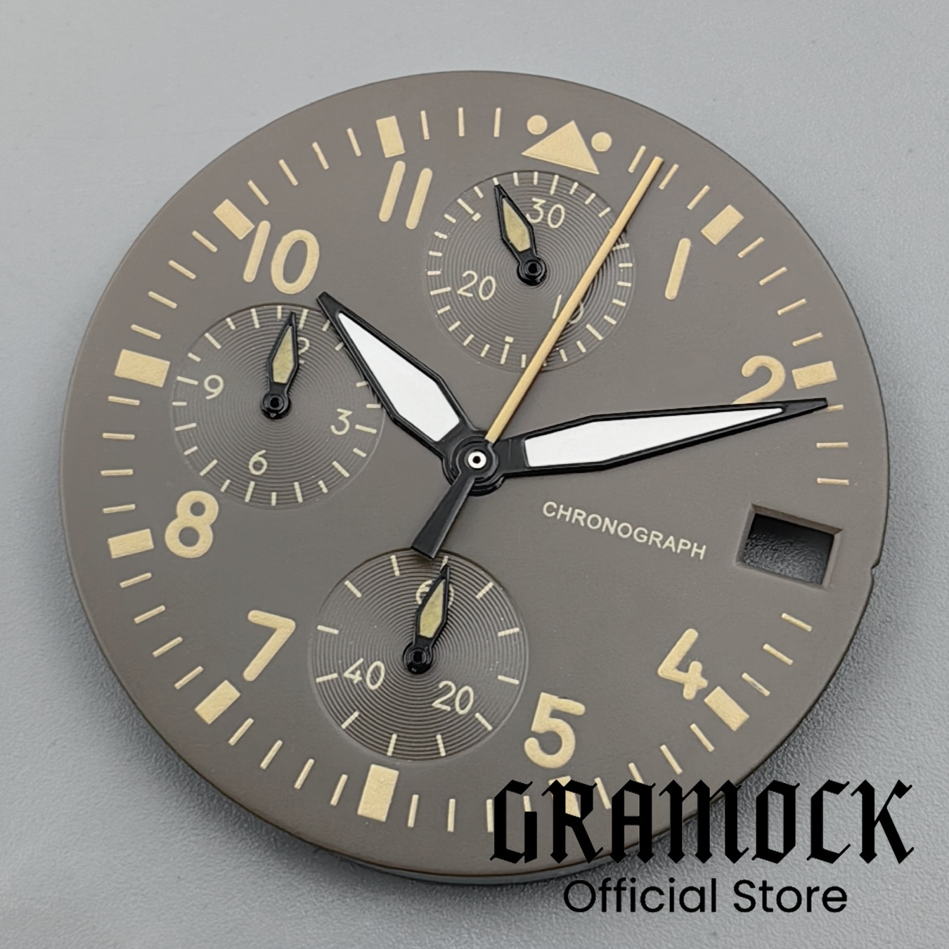 Seiko Watch 5 Sports - Retro Pilot Dial 30mm wijzerplaat beige